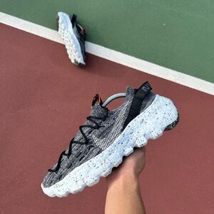 ❌SOLD❌Nike Space Hippie 4